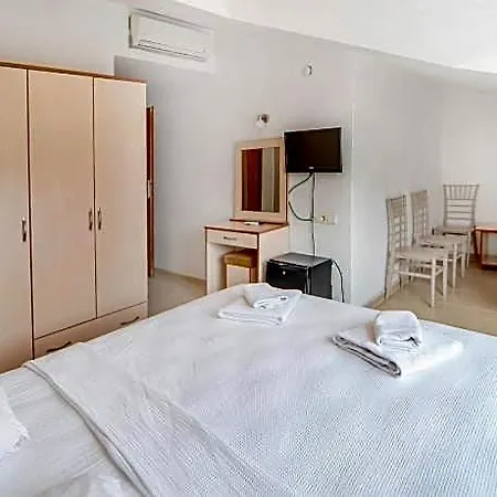 Otel Suzanne & Restaurant Cedit
