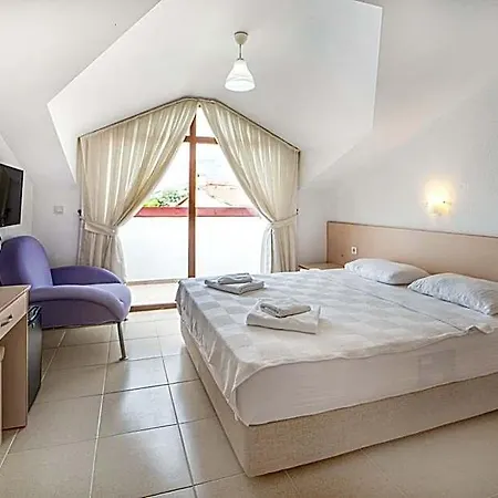 Otel Suzanne & Restaurant Cedit