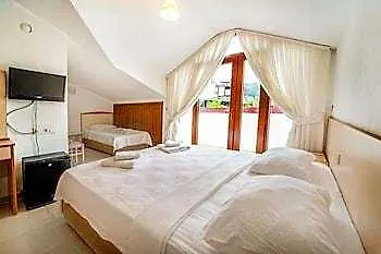 Otel Suzanne & Restaurant Cedit